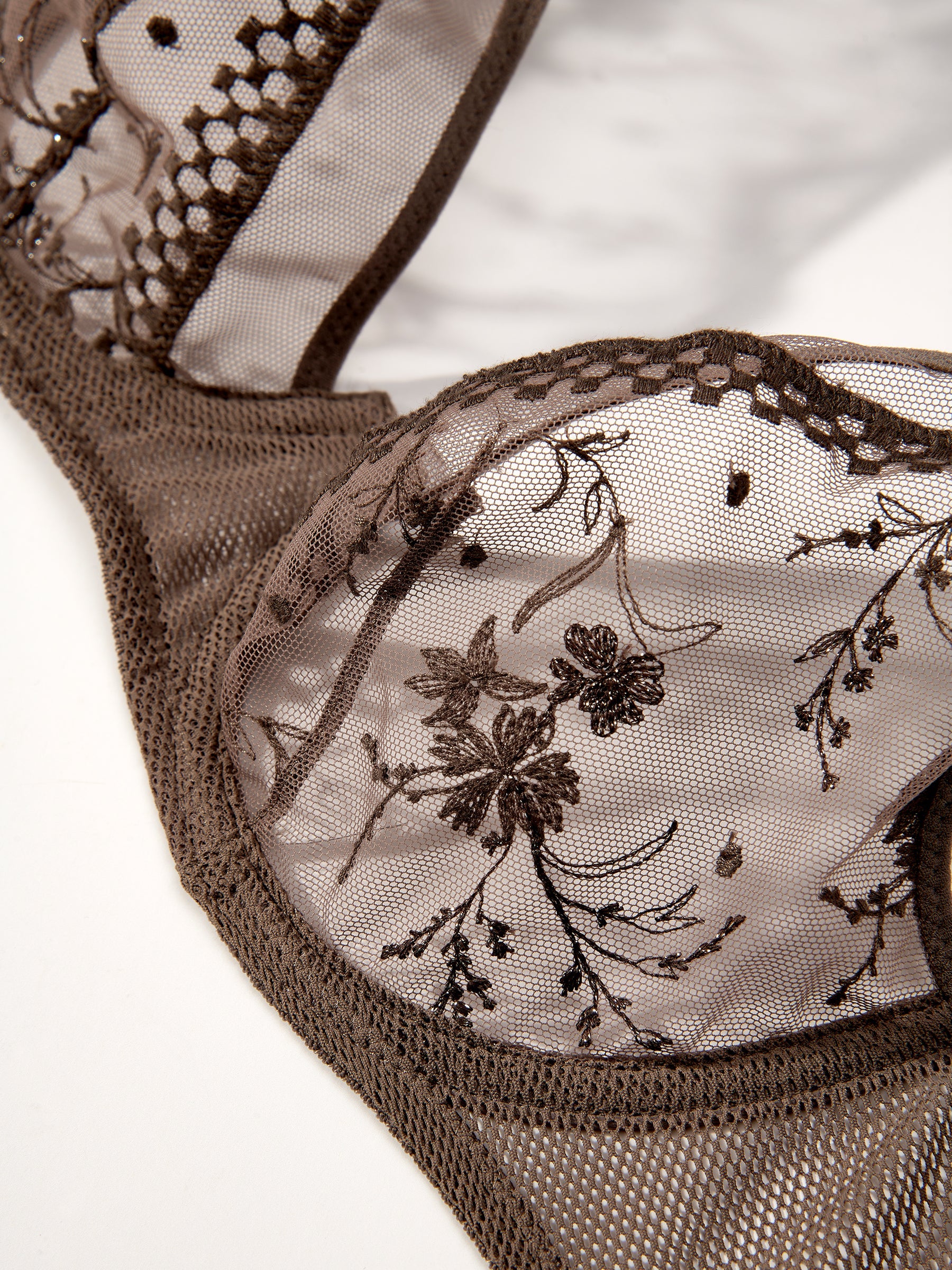 s/files/1/0855/3857/0537/files/0T205_0682_S8.jpg?v=1766233838