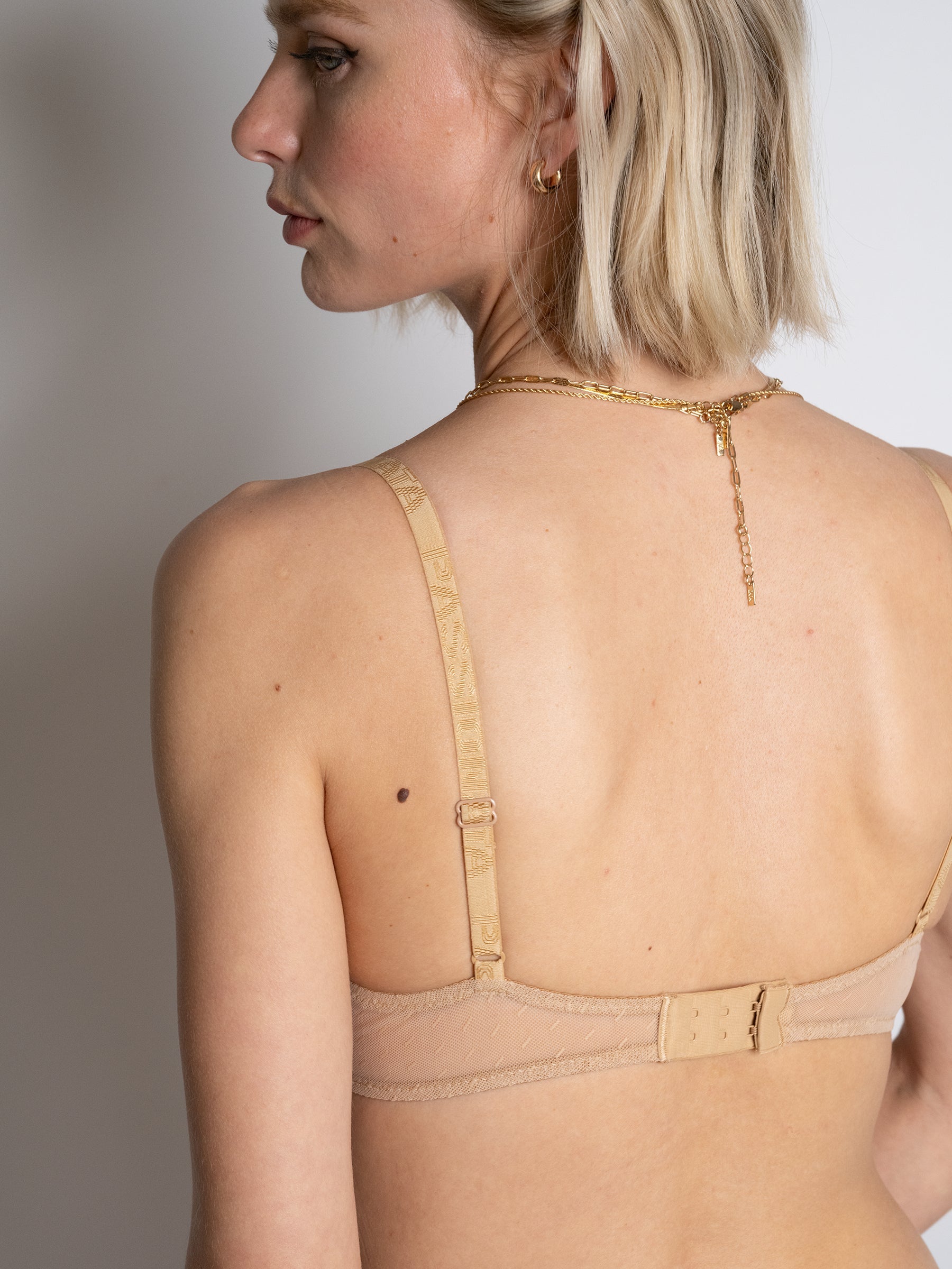 s/files/1/0855/3857/0537/files/0T610_0074_S4.jpg?v=1766720645