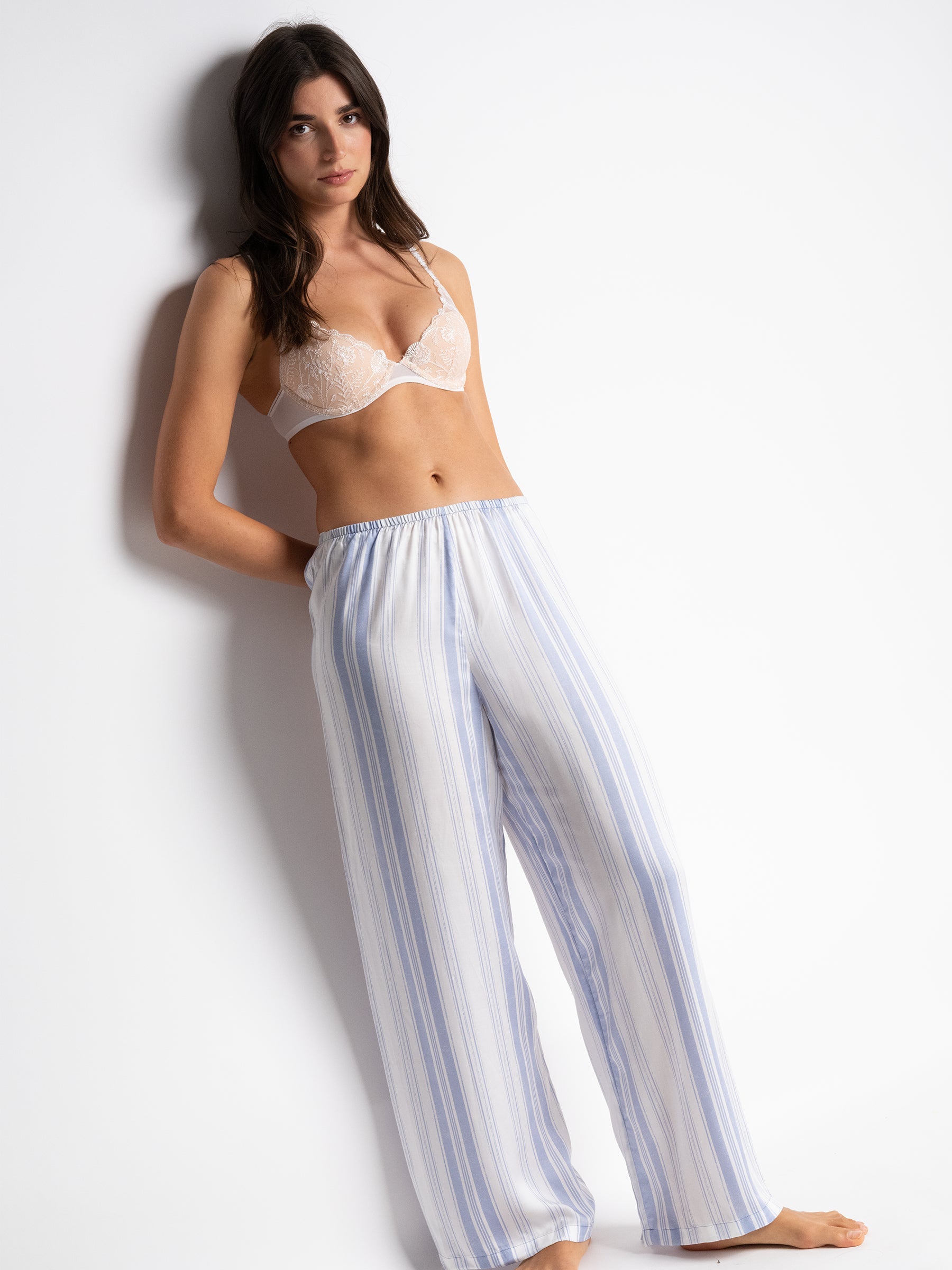 s/files/1/0855/3857/0537/files/0T821_0002_S4.jpg?v=1766196565