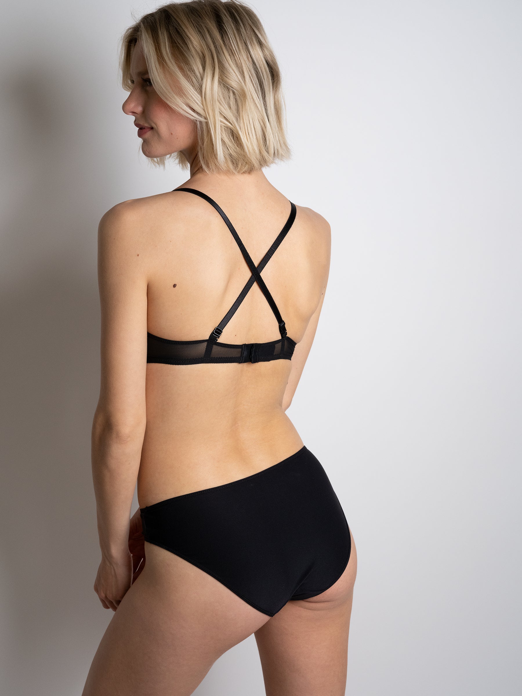 s/files/1/0855/3857/0537/files/0T907_0007_S6.jpg?v=1766981033