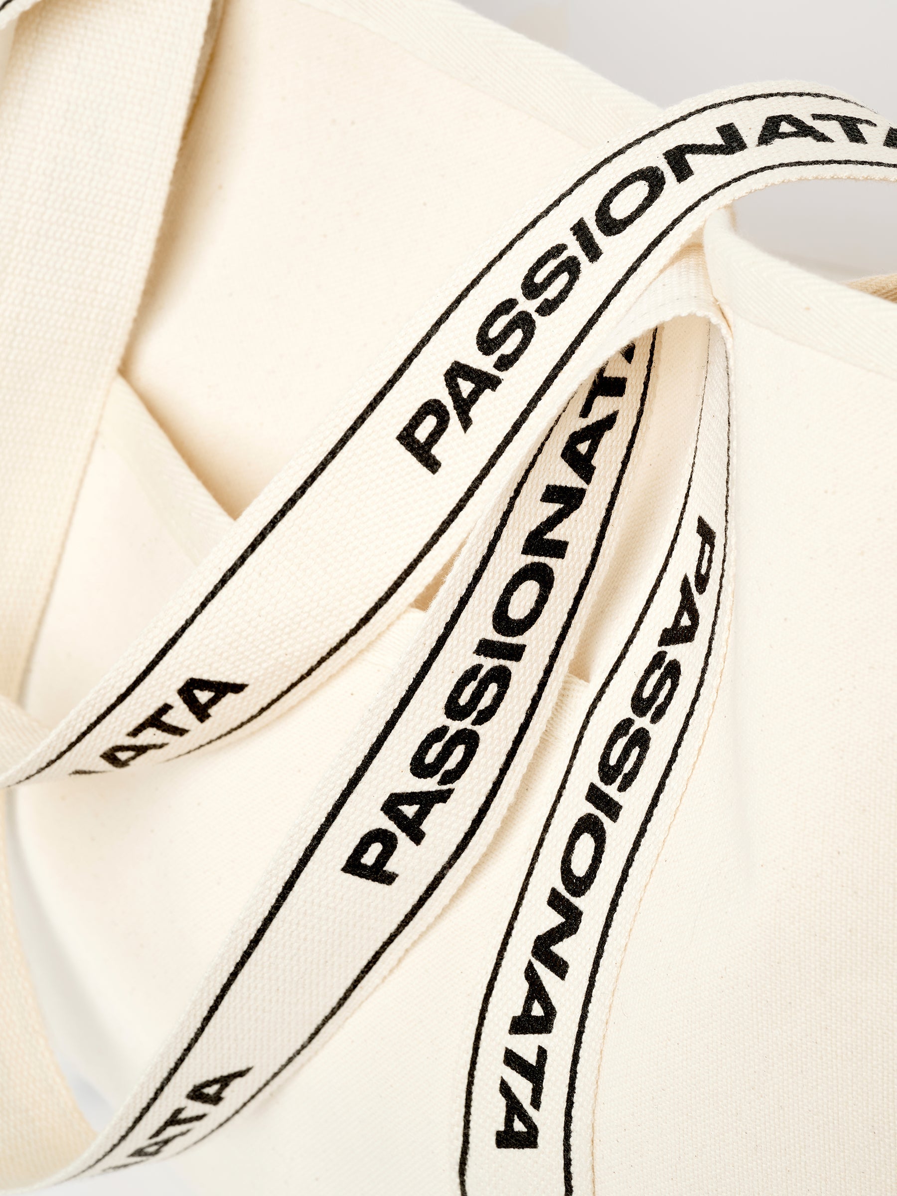 s/files/1/0855/3857/0537/files/0TB15_0092_S8.jpg?v=1767339995