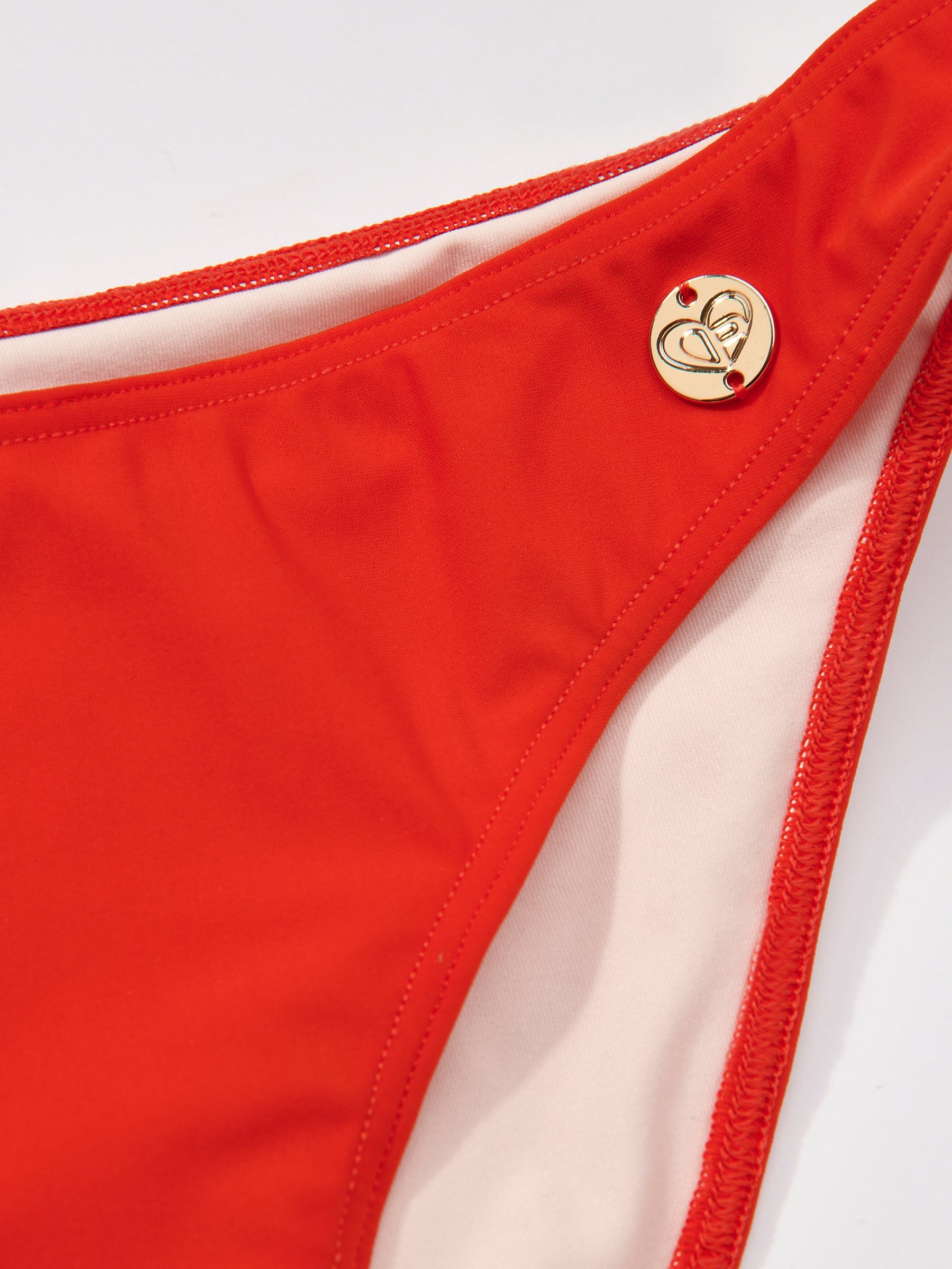 s/files/1/0855/3857/0537/files/0TS25_0810_S8.jpg?v=1766228843