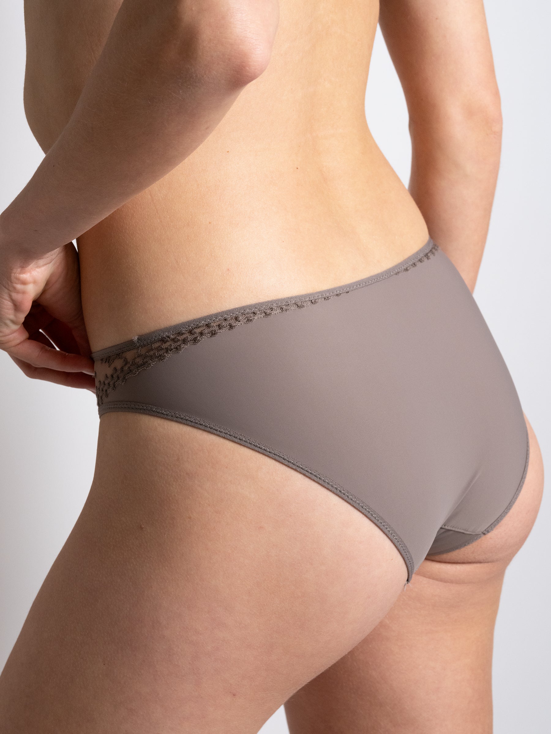 s/files/1/0855/3857/0537/files/0T105_0682_S6.jpg?v=1767836631