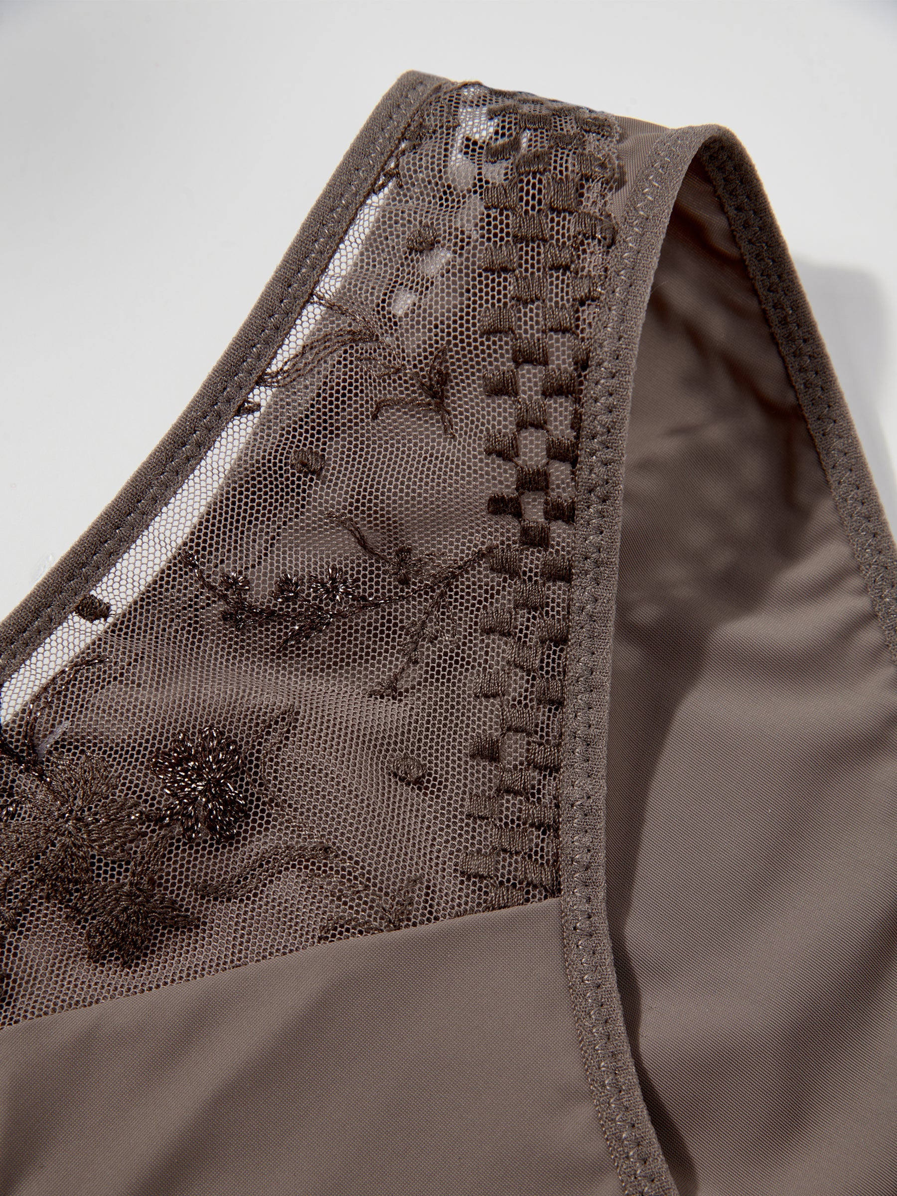 s/files/1/0855/3857/0537/files/0T105_0682_S8.jpg?v=1766256591