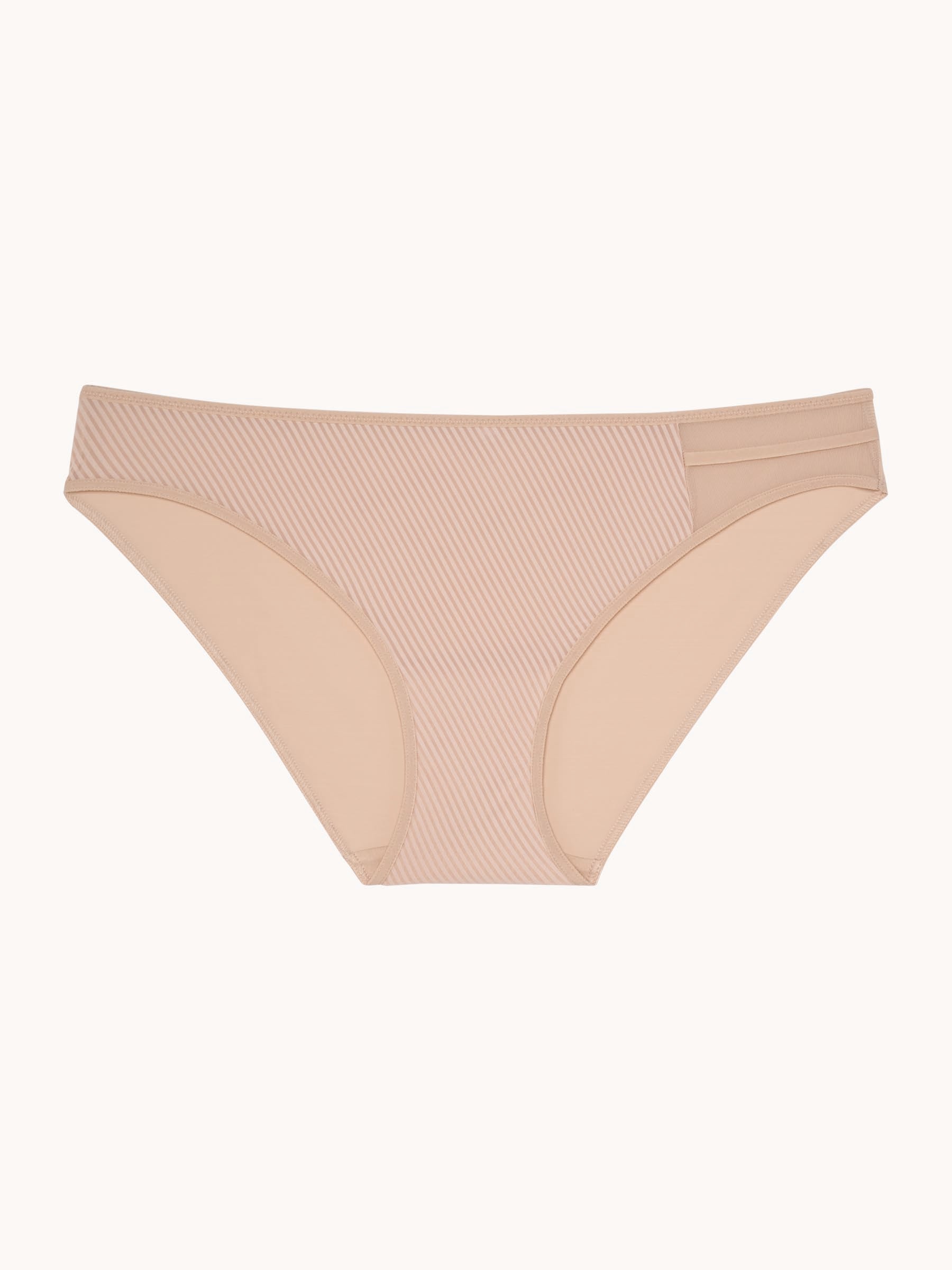 s/files/1/0855/3857/0537/files/0T111_0097_P7.jpg?v=1775264853