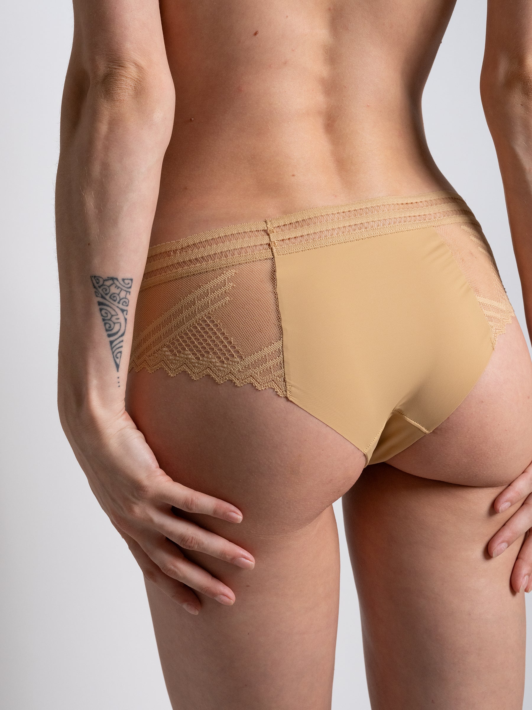 s/files/1/0855/3857/0537/files/0T510_0074_S6.jpg?v=1766978550