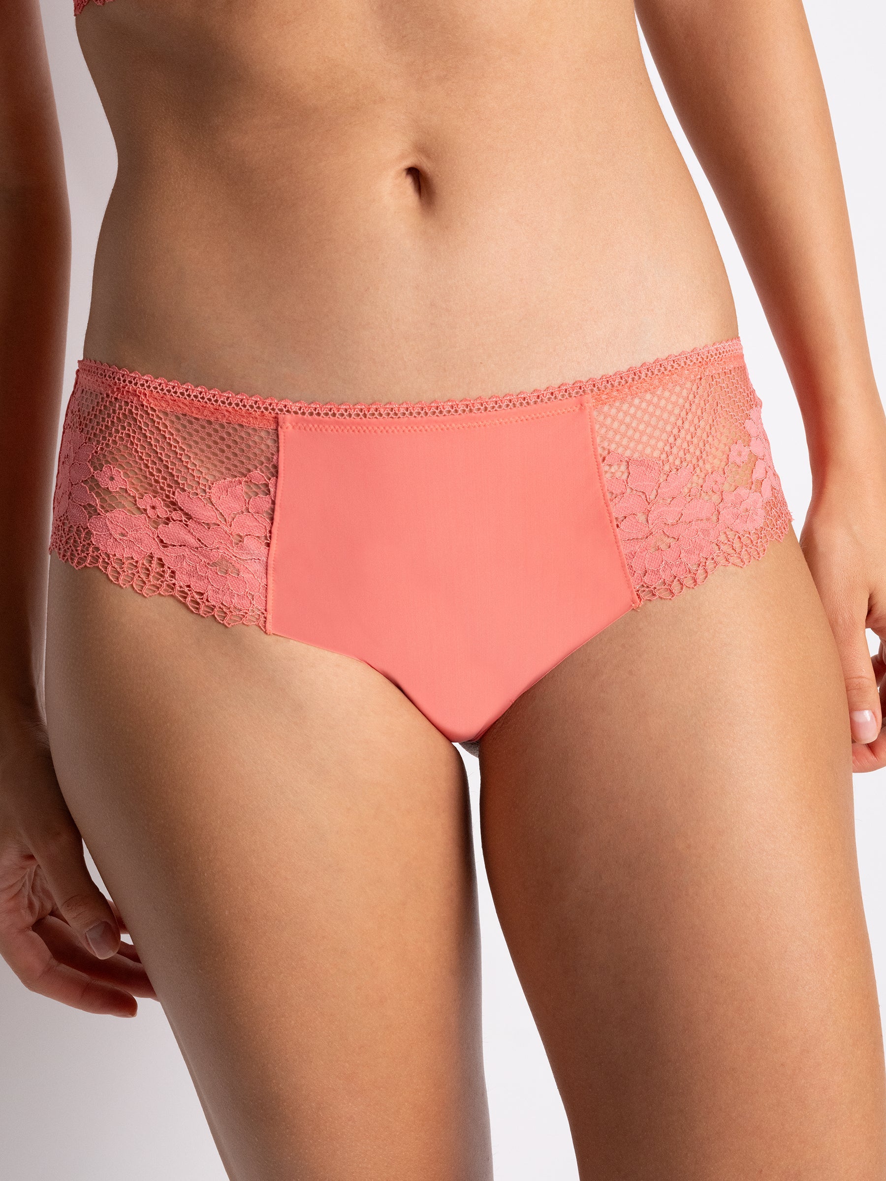 s/files/1/0855/3857/0537/files/0T518_0308_S5.jpg?v=1767066588