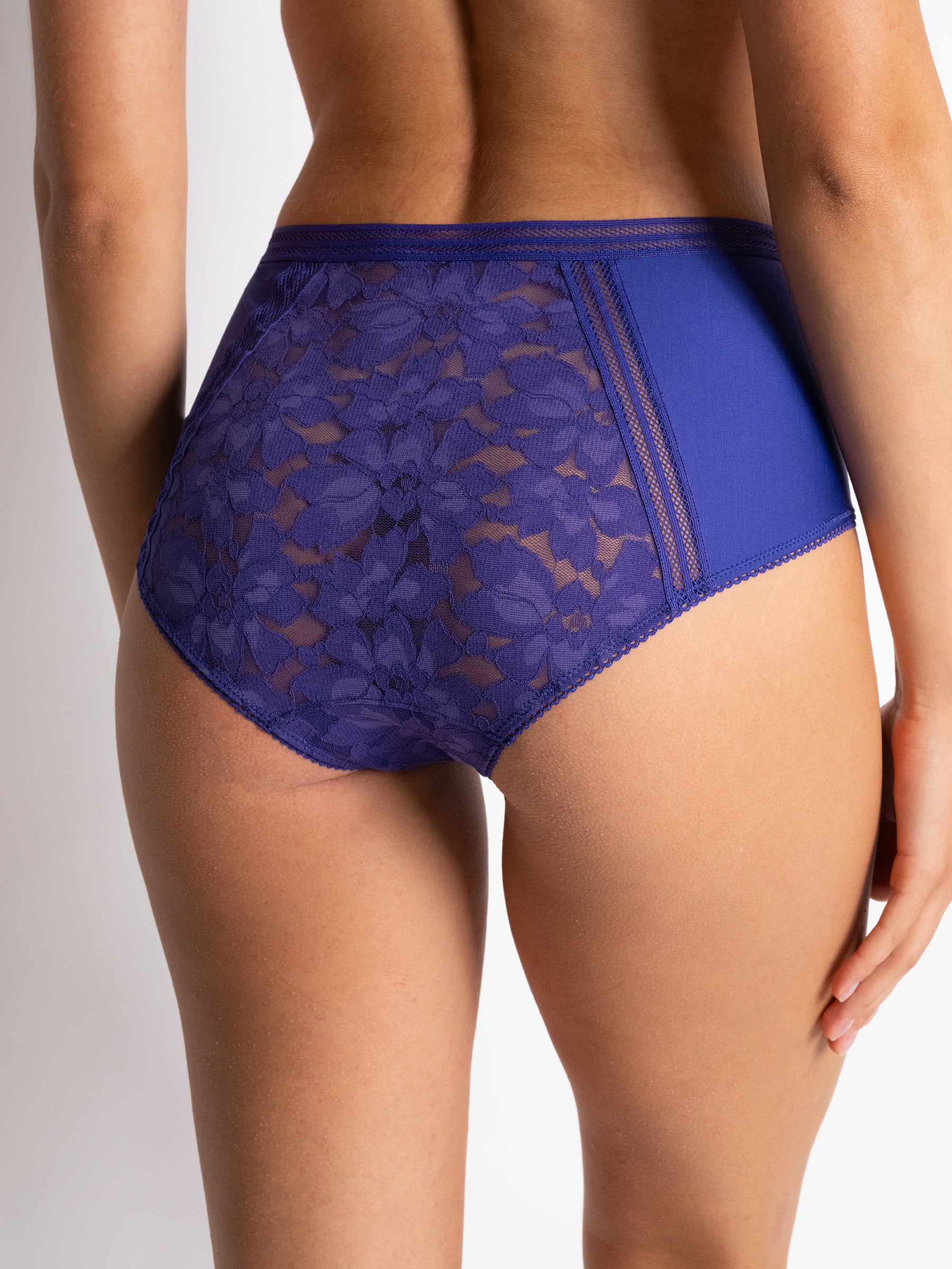 s/files/1/0855/3857/0537/files/0T520_0720_S6.jpg?v=1766196024