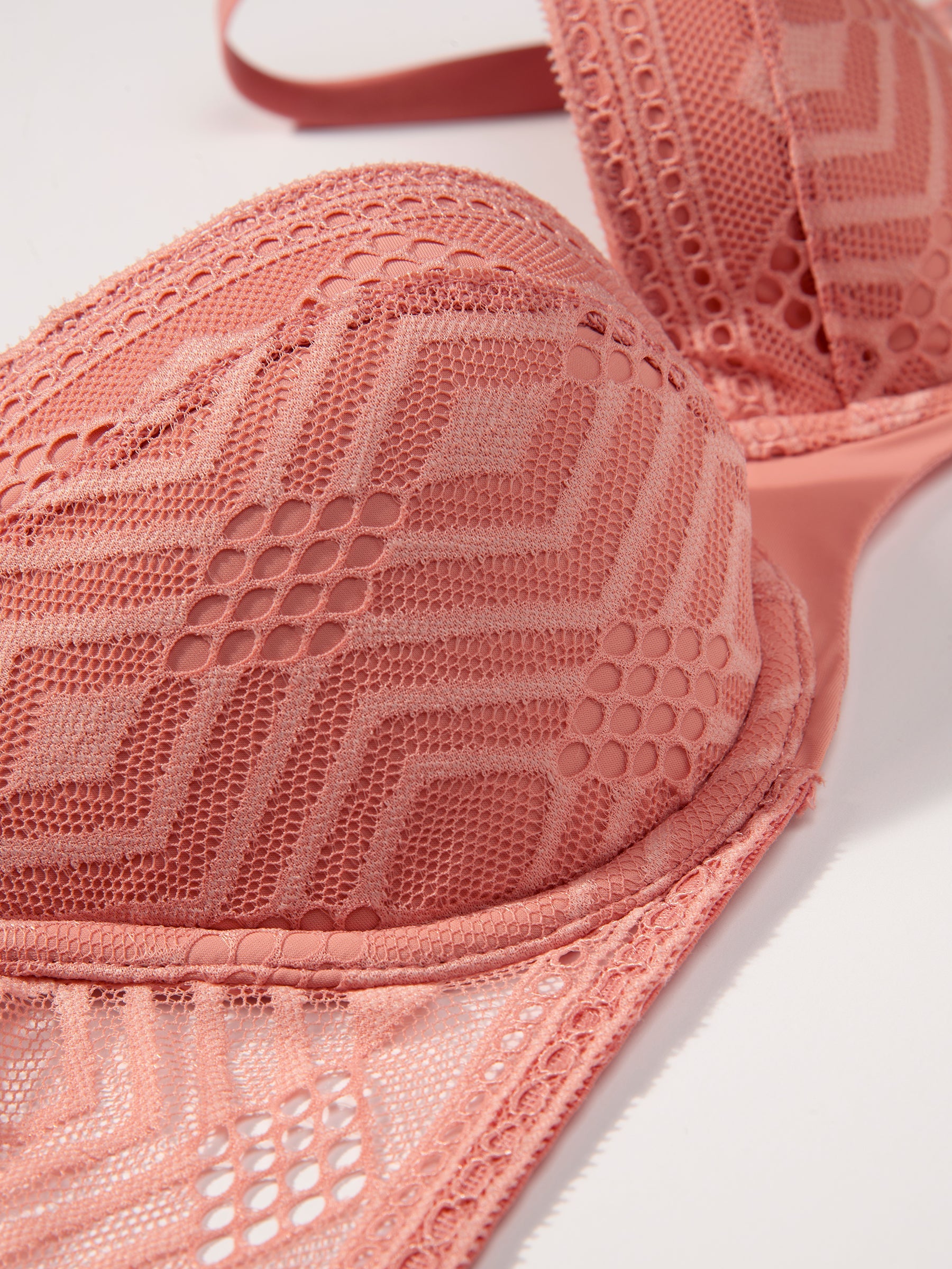 s/files/1/0855/3857/0537/files/0T812_0366_S8.jpg?v=1767329573