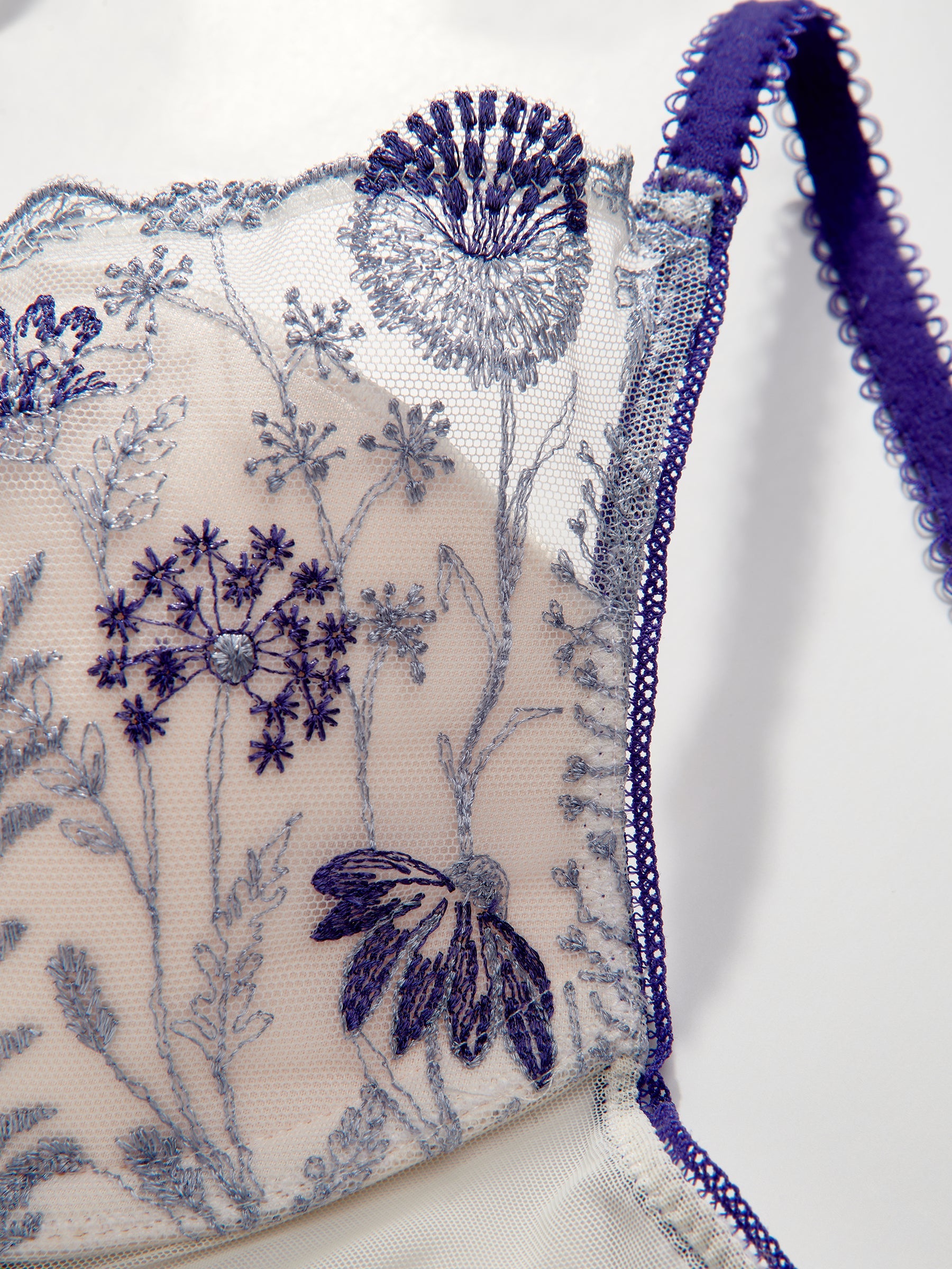 s/files/1/0855/3857/0537/files/0T821_0740_S8.jpg?v=1766246476