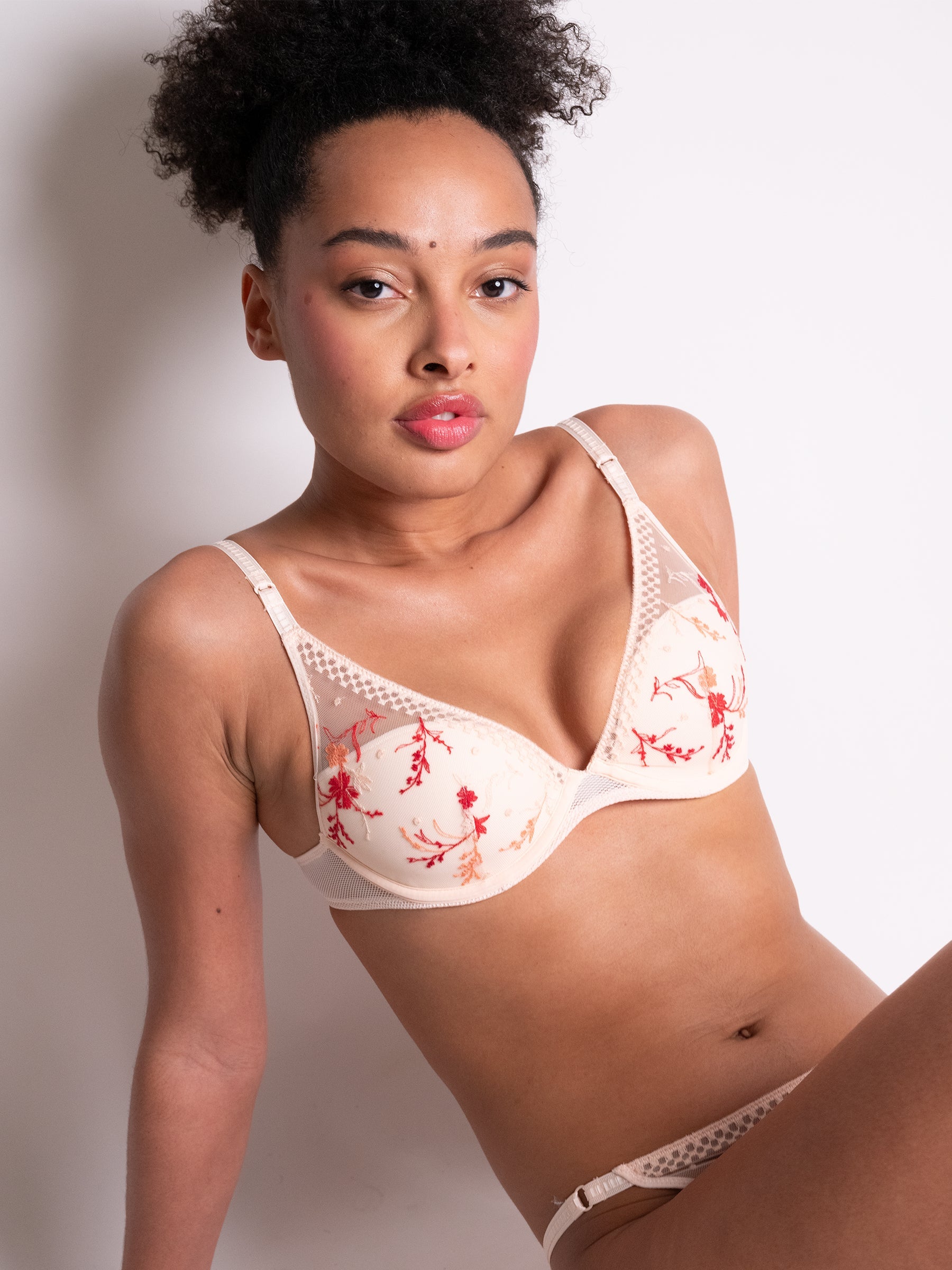 s/files/1/0855/3857/0537/files/0T905_0219_S2.jpg?v=1767326244