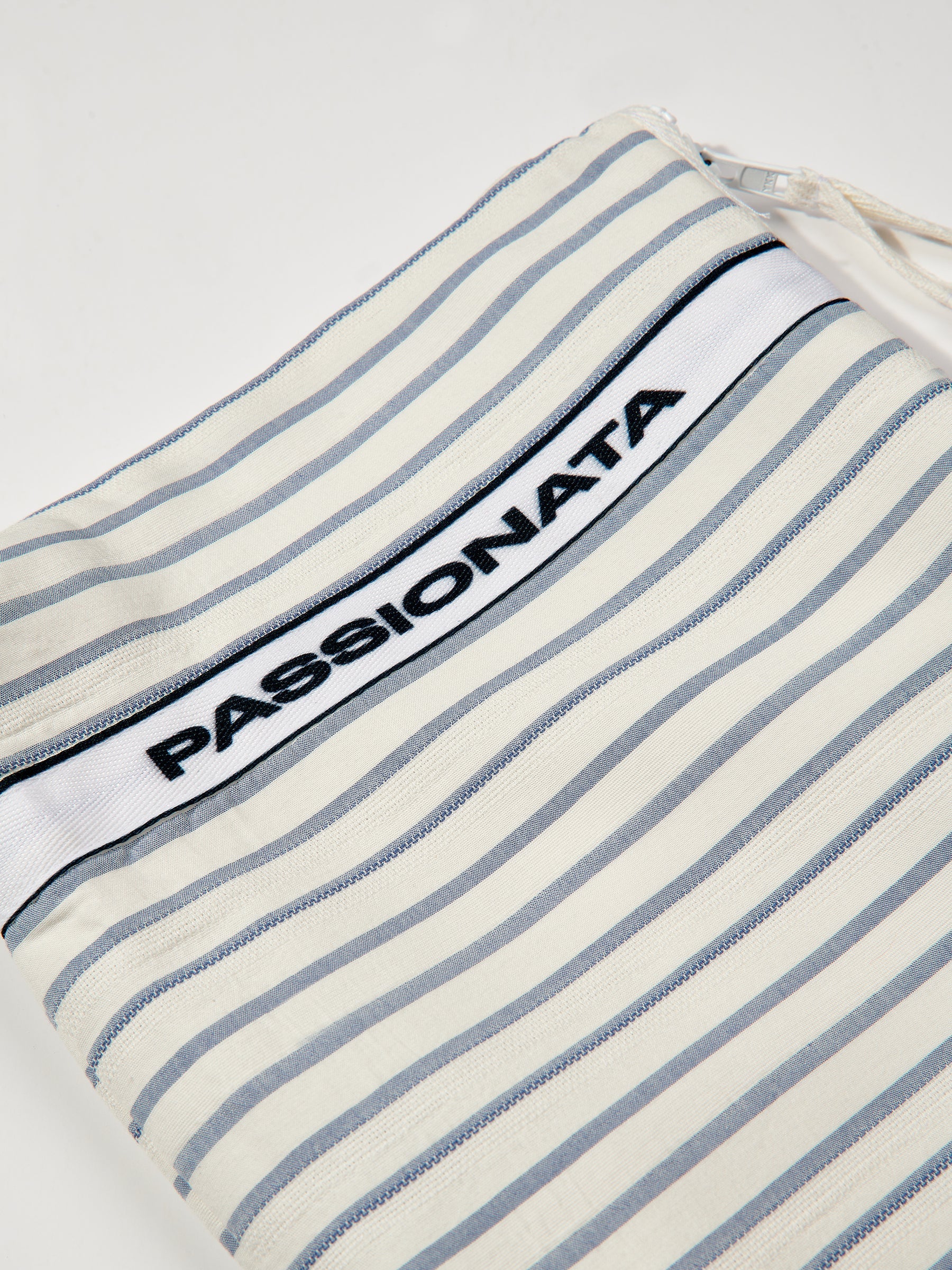 s/files/1/0855/3857/0537/files/0TB13_0500_S8.jpg?v=1767081943