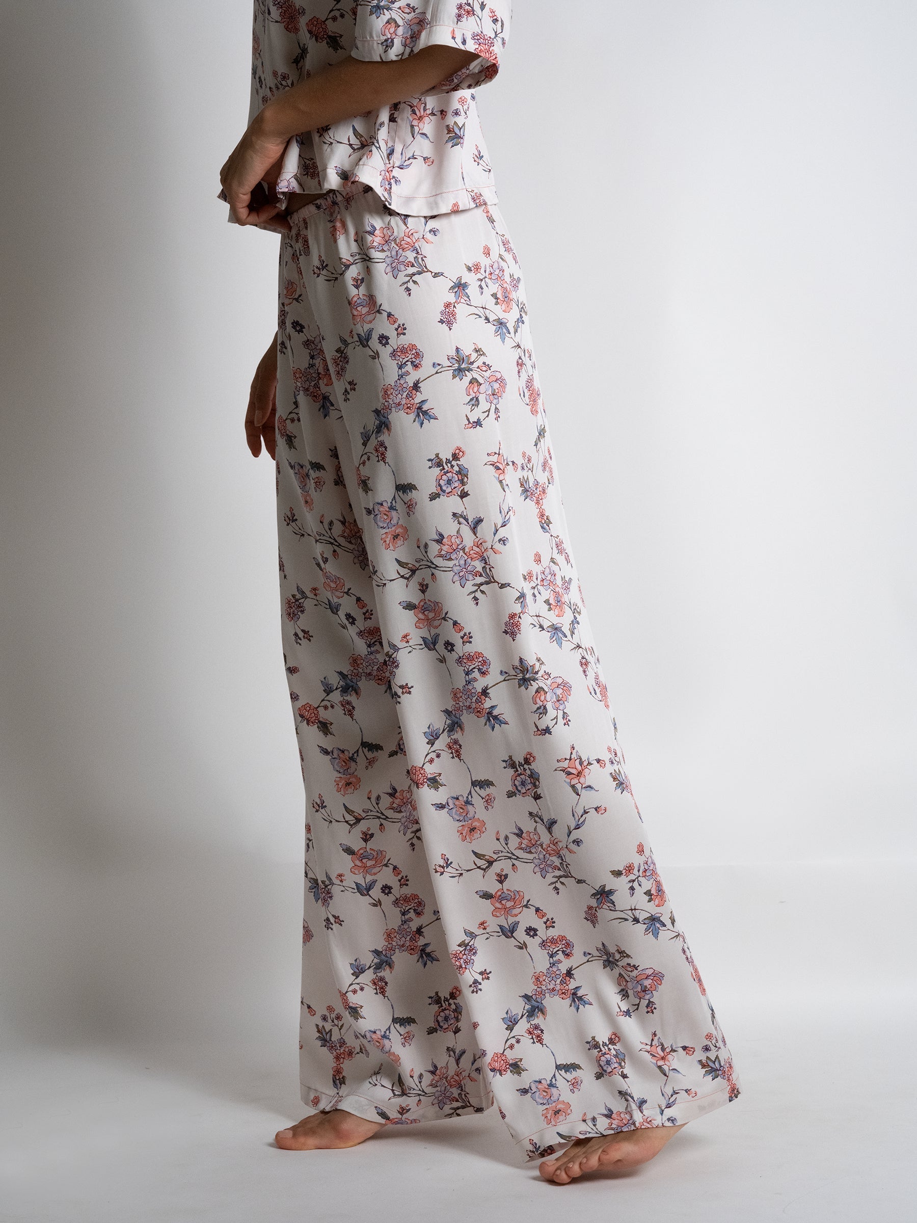 s/files/1/0855/3857/0537/files/0TH09_0204_S1.jpg?v=1767077835