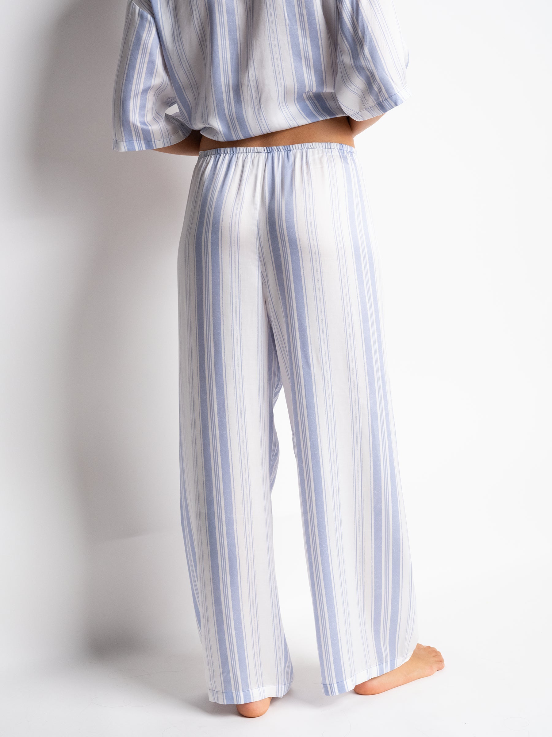 s/files/1/0855/3857/0537/files/0TH09_2789_S3.jpg?v=1766274480